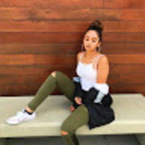 Meet your Posher, Abigail